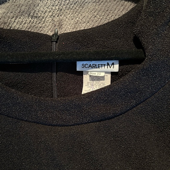 Elegant Long Black Evening Dress Shimmering - Picture 4 of 5